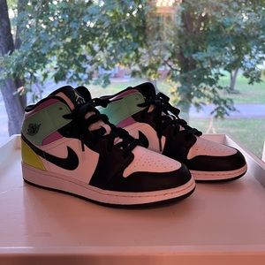 Jordan 1 Mid Pastel Black Toe (GS) 7Y